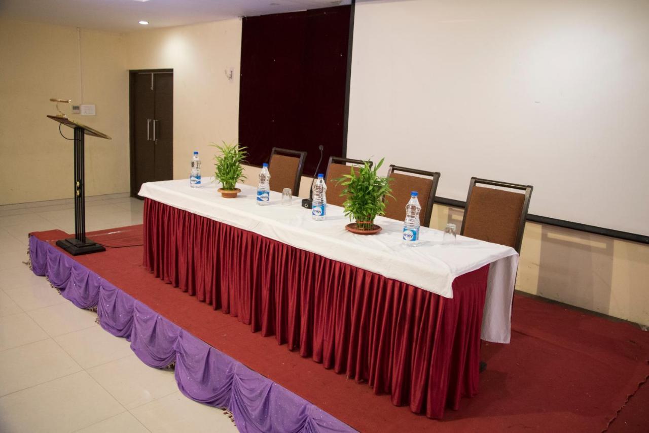 Grand Sarovar Portico, Lātūr Extérieur photo