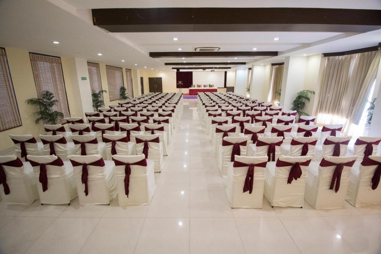 Grand Sarovar Portico, Lātūr Extérieur photo