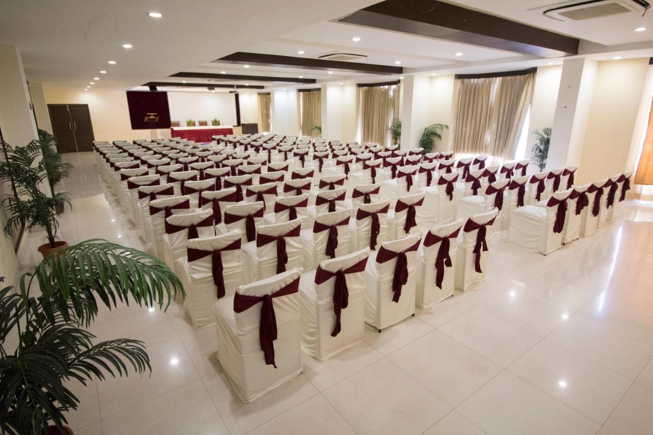 Grand Sarovar Portico, Lātūr Extérieur photo