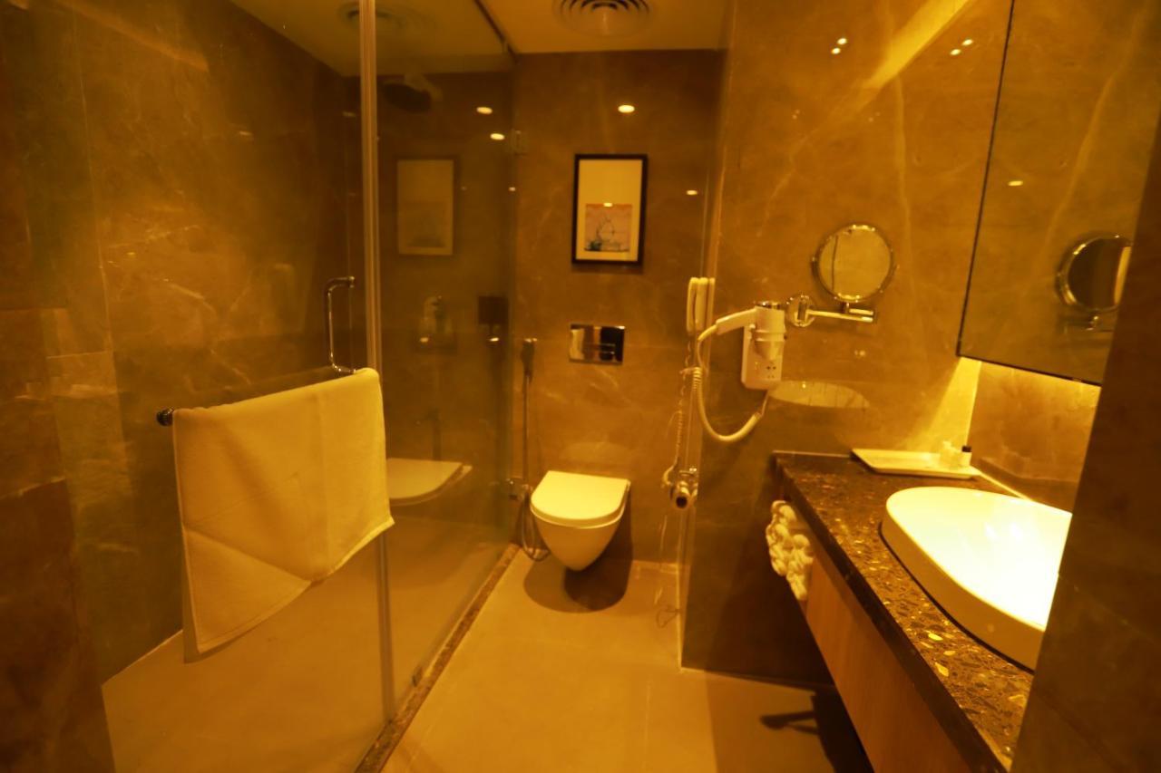 Grand Sarovar Portico, Lātūr Extérieur photo