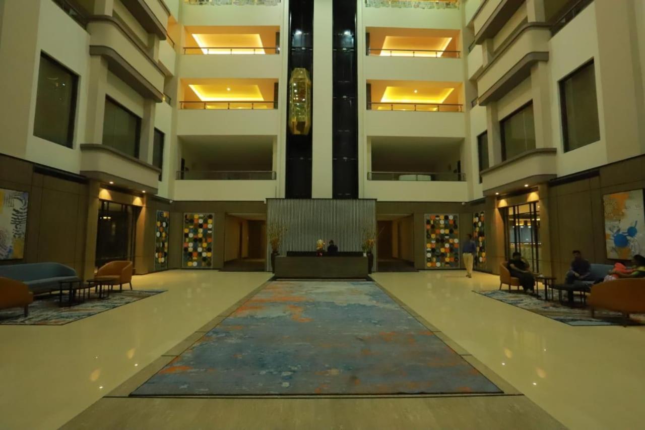 Grand Sarovar Portico, Lātūr Extérieur photo